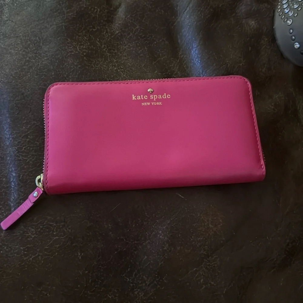 Kate Spade Pink Long Zippy leather Wallet brand new